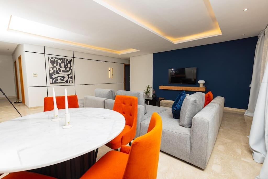 Modern 2Br Retreat In Marina Sale Luxury Living Apartment Hajja Exterior foto